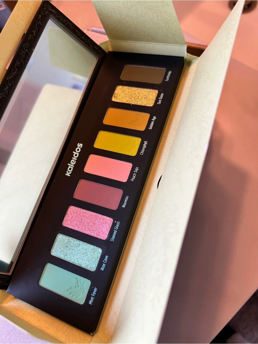 Kaleidos Multicolor Eyeshadow Palette — Bright Pink & Green Shades